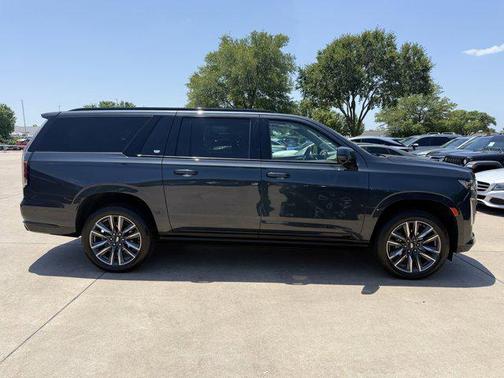 2022 Cadillac Escalade ESV Sport Platinum