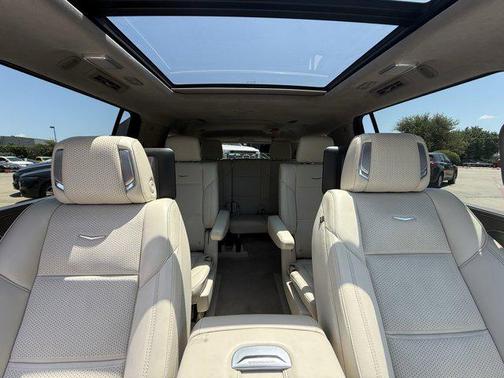 2022 Cadillac Escalade ESV Sport Platinum