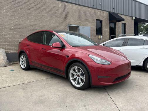 2022 Tesla Model Y Long Range Dual Motor All-Wheel Drive