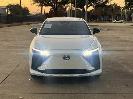 2025 Lexus RZ 450e Luxury