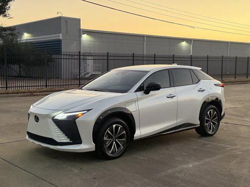 2025 Lexus RZ 450e Luxury