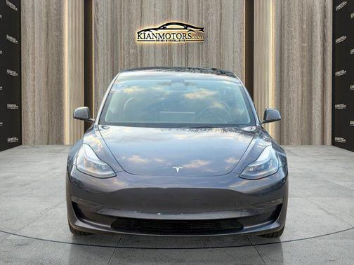 2022 Tesla Model 3 Standard Range