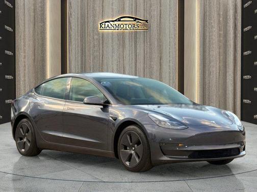 2022 Tesla Model 3 Standard Range