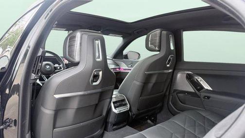 Black Sapphire Metallic 2025 BMW 740 xDrive