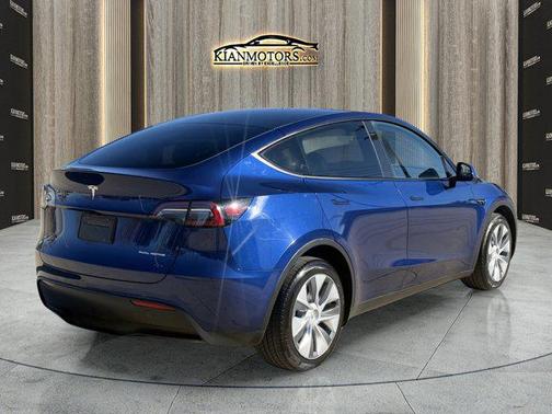 2023 Tesla Model Y Long Range Dual Motor All-Wheel Drive