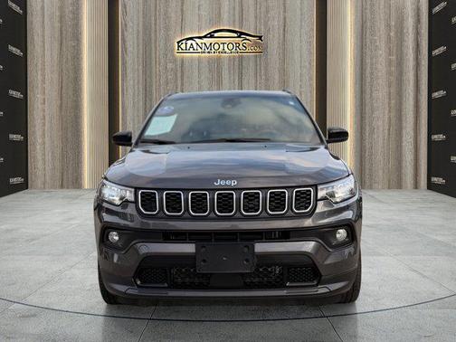 Baltic Gray Metallic Clearcoat 2024 Jeep Compass Latitude