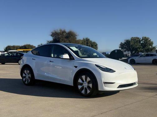 2022 Tesla Model Y Long Range Dual Motor All-Wheel Drive