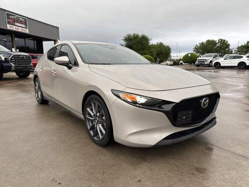 2022 Mazda Mazda3 FWD w/Preferred Package