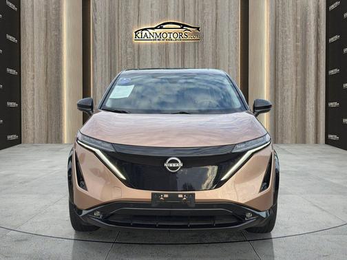 Sunrise Copper Pearl/Black Diamond Pearl 2023 Nissan ARIYA PREMIERE