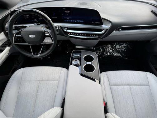 2024 Cadillac LYRIQ Luxury w/1SD