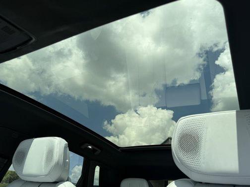 2024 Cadillac LYRIQ Luxury w/1SD