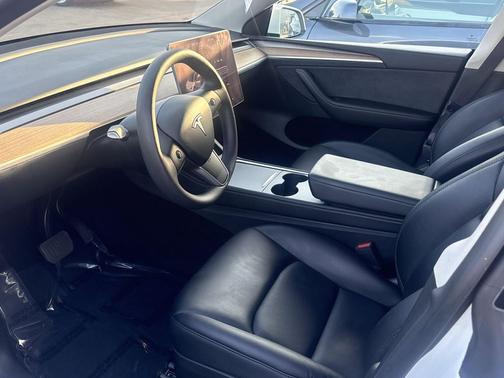 Pearl White Multi-Co 2023 Tesla Model Y RWD
