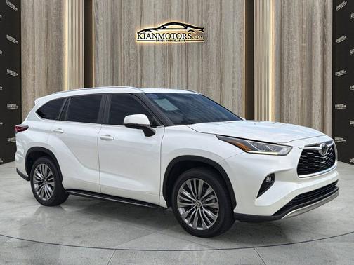 Blizzard Pearl 2020 Toyota Highlander Limited
