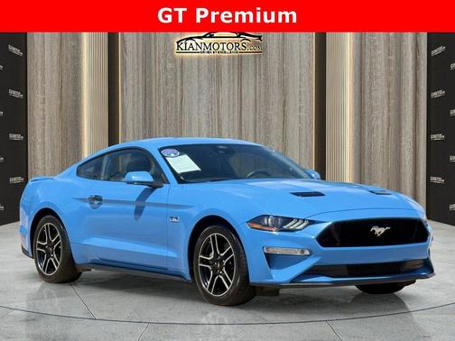 Grabber Blue Metalli 2022 Ford Mustang GT Premium