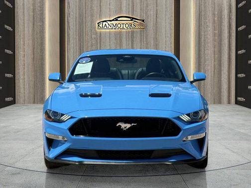 Grabber Blue Metalli 2022 Ford Mustang GT Premium