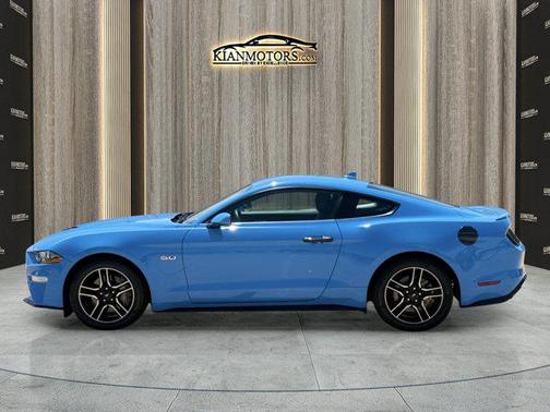 Grabber Blue Metalli 2022 Ford Mustang GT Premium