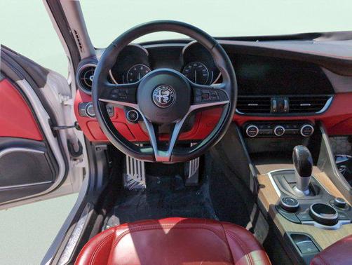 2017 Alfa Romeo Giulia Ti