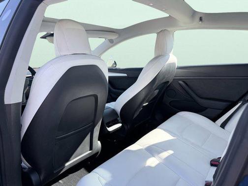 2022 Tesla Model 3 Standard Range