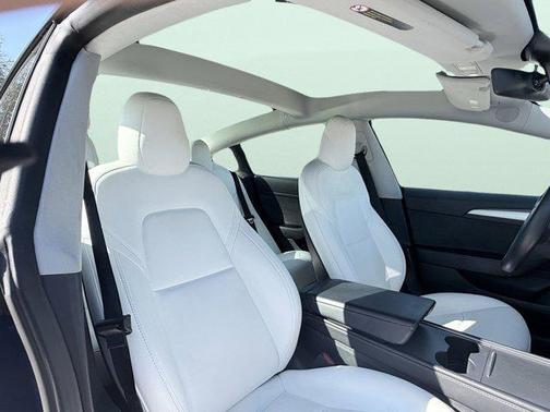 2022 Tesla Model 3 Standard Range