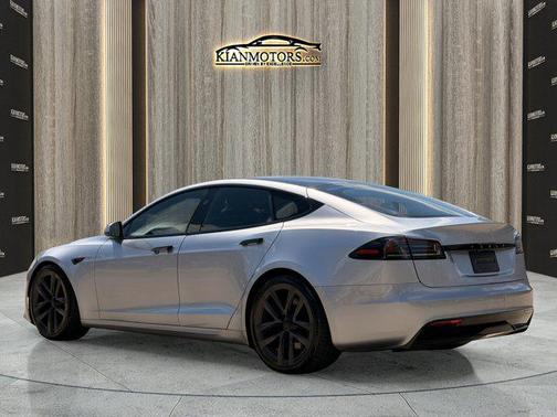 Lunar Silver 2024 Tesla Model S Long Range