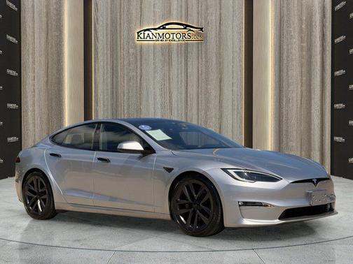 Lunar Silver 2024 Tesla Model S Long Range