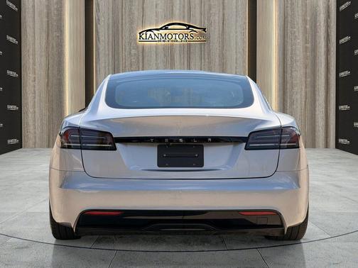 Lunar Silver 2024 Tesla Model S Long Range