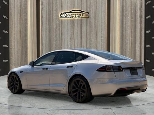 Lunar Silver 2024 Tesla Model S Long Range
