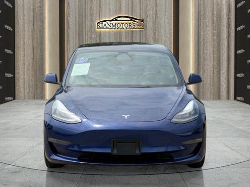 Deep Blue Metallic 2022 Tesla Model 3 Long Range