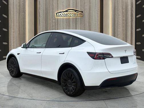 2023 Tesla Model Y Long Range Dual Motor All-Wheel Drive