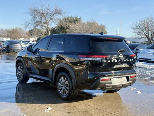 2025 Nissan Pathfinder S 4WD