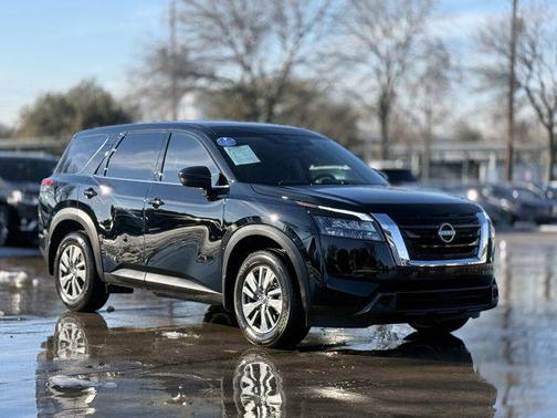 2025 Nissan Pathfinder S 4WD