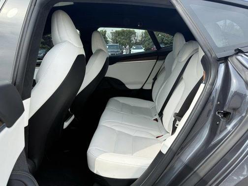 2021 Tesla Model S Long Range