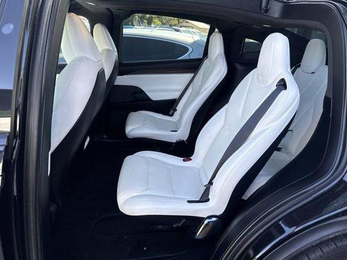 2022 Tesla Model X Dual Motor All-Wheel Drive