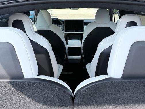 2022 Tesla Model X Plaid Tri Motor All-Wheel Drive