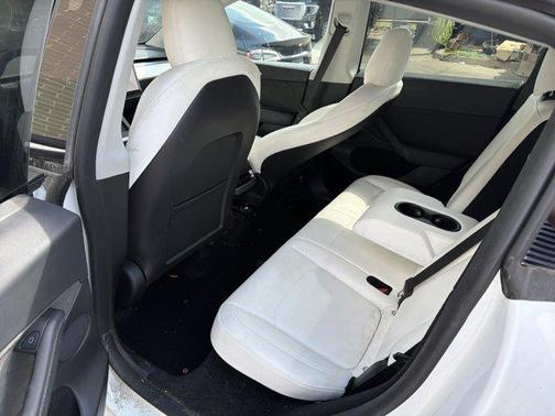 Pearl White Multi-Co 2024 Tesla Model Y RWD