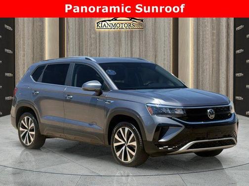 Platinum Gray Metall 2022 Volkswagen Taos 1.5T SE