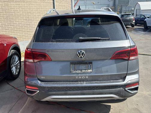 Platinum Gray Metall 2022 Volkswagen Taos 1.5T SE