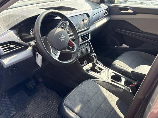 Platinum Gray Metall 2022 Volkswagen Taos 1.5T SE
