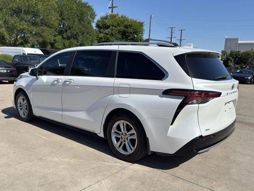 2023 Toyota Sienna Limited 7-Passenger