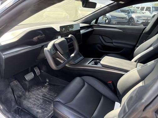 Pearl White Multi-Co 2022 Tesla Model S Plaid