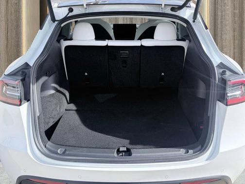 2022 Tesla Model Y Performance Dual Motor All-Wheel Drive