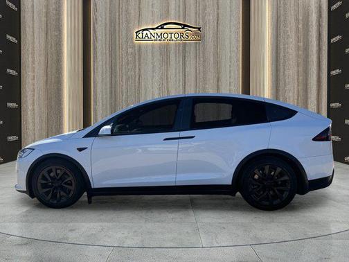 2022 Tesla Model X Plaid Tri Motor All-Wheel Drive