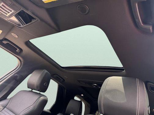 2023 Land Rover Discovery P360 S R-Dynamic