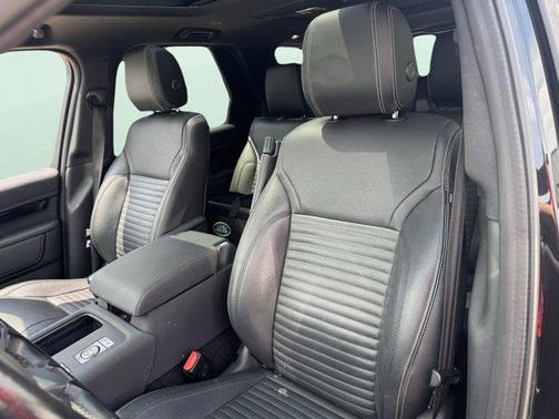2023 Land Rover Discovery P360 S R-Dynamic