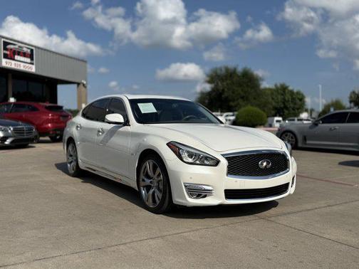 2017 INFINITI Q70L 3.7