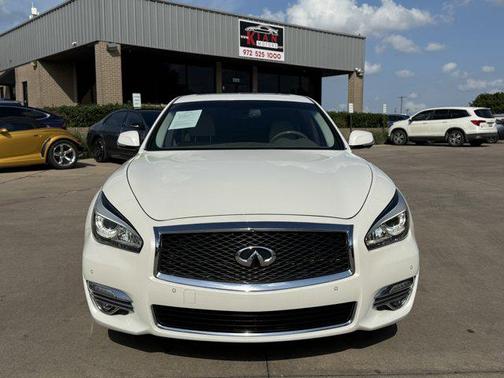 2017 INFINITI Q70L 3.7