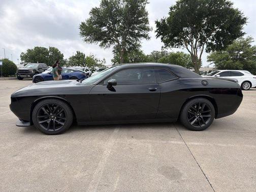 Pitch Black Clearcoat 2022 Dodge Challenger R/T