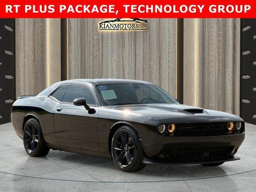 Pitch Black Clearcoat 2022 Dodge Challenger R/T