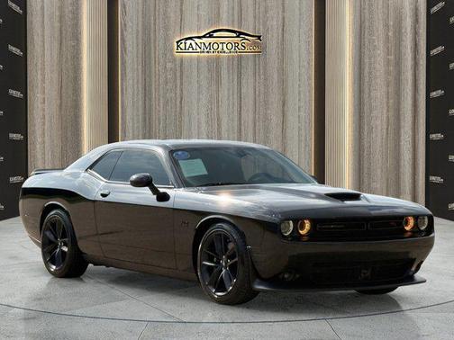 Pitch Black Clearcoat 2022 Dodge Challenger R/T