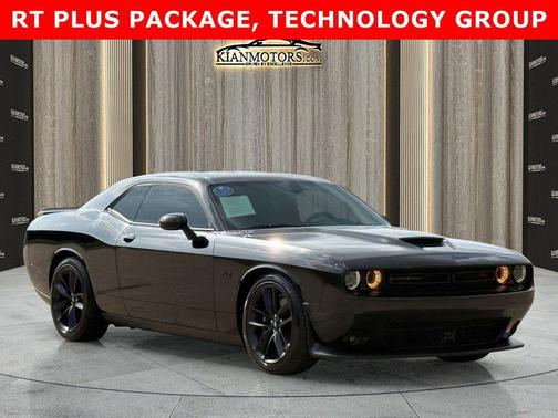 Pitch Black Clearcoat 2022 Dodge Challenger R/T